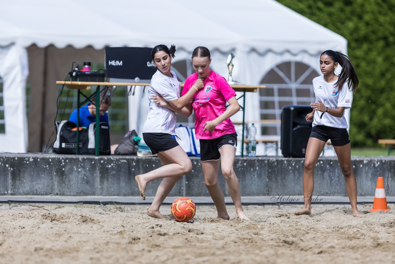 Bild 73 - wBJ/wCJ Beachsoccer Cup